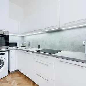 Roof Apartmán
