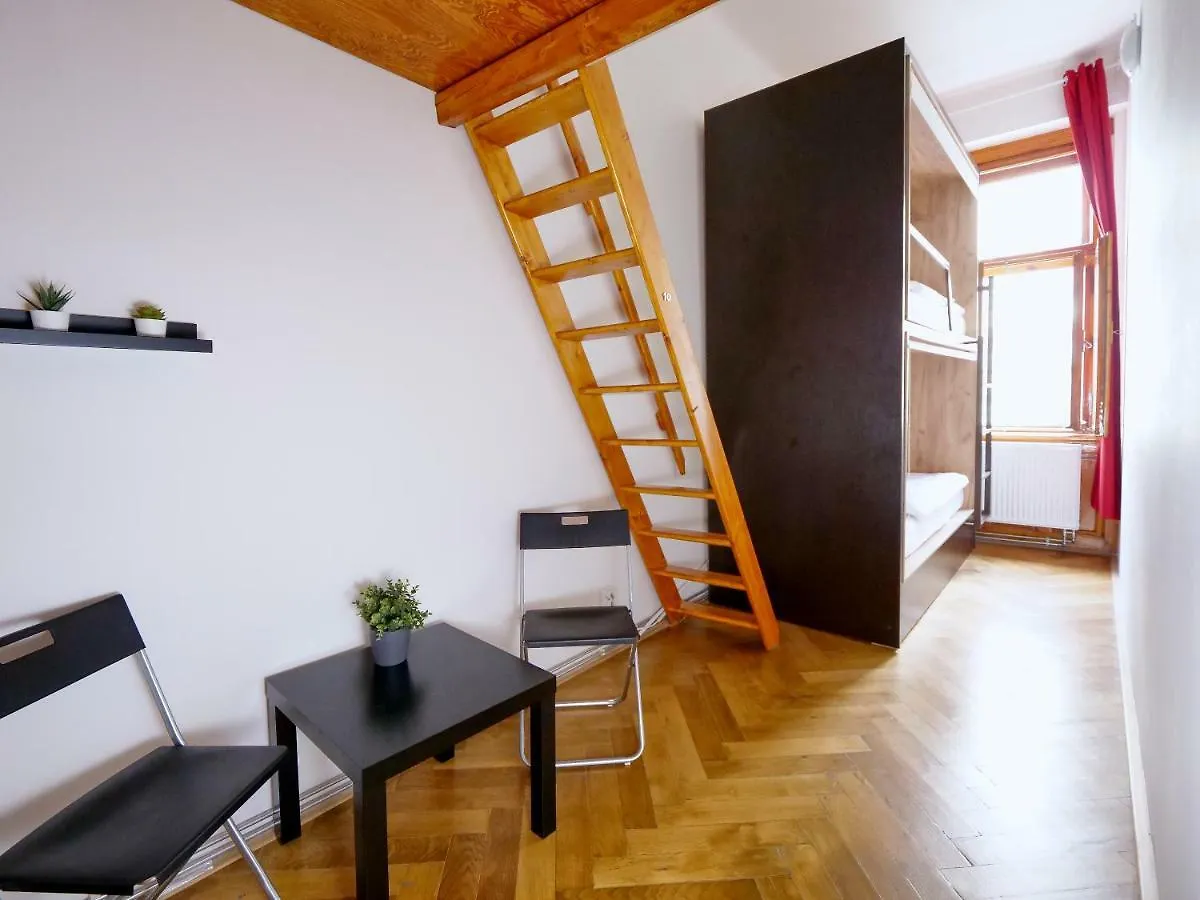 Capsule Hostel براغ جمهورية التشيك