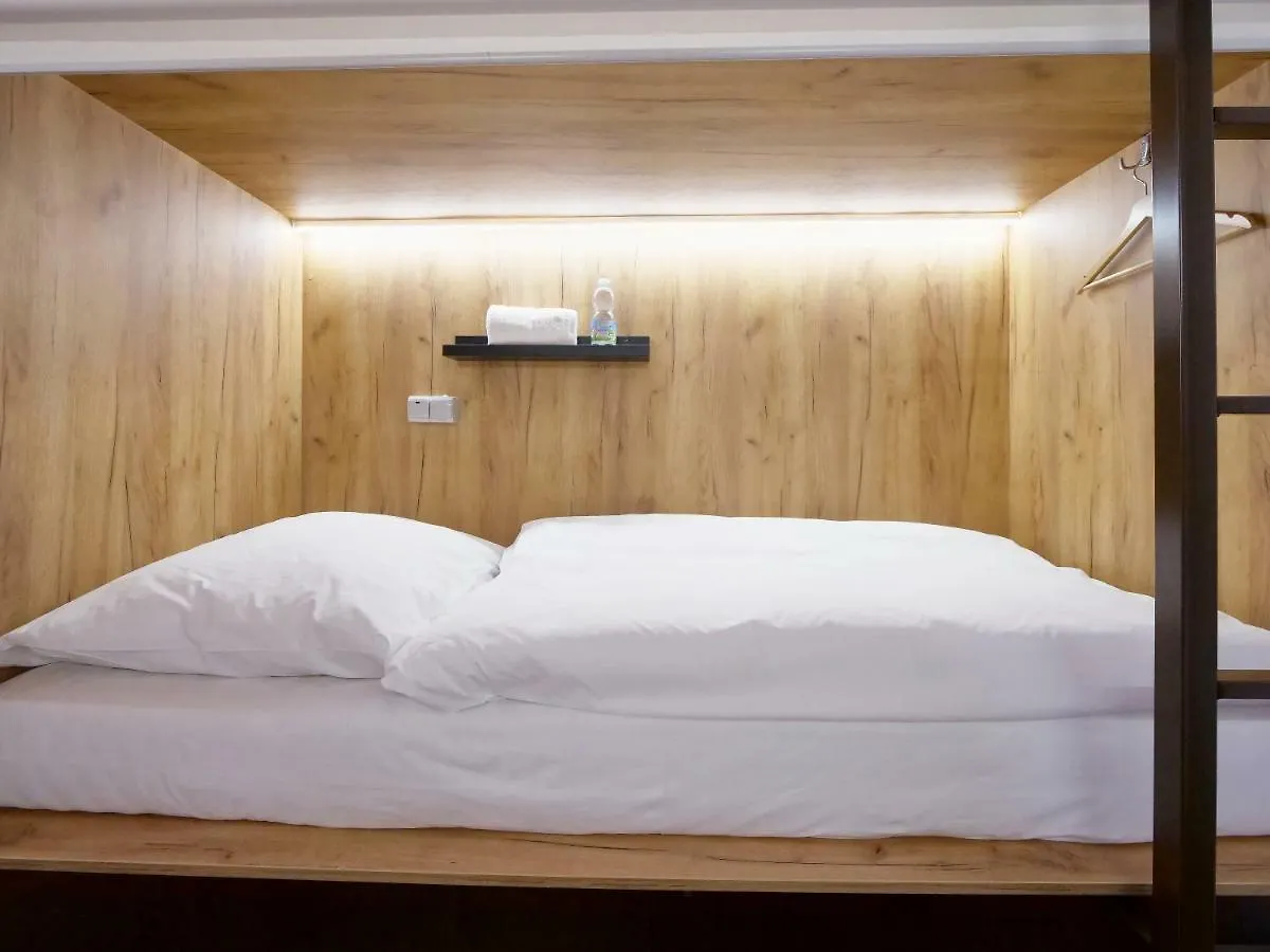 Capsule Hostel براغ
