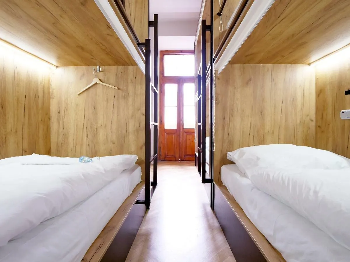 Capsule Hostel براغ جمهورية التشيك