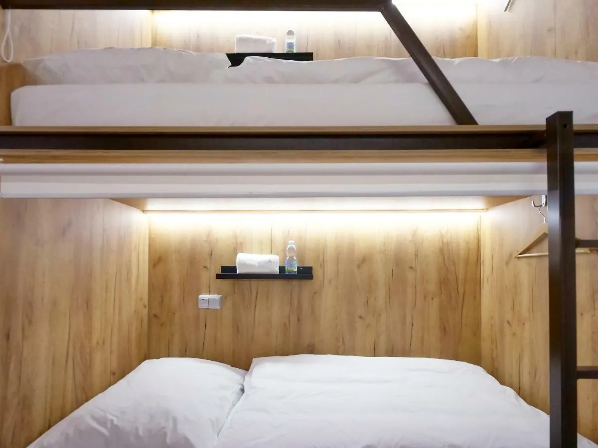 Capsule Hostel براغ